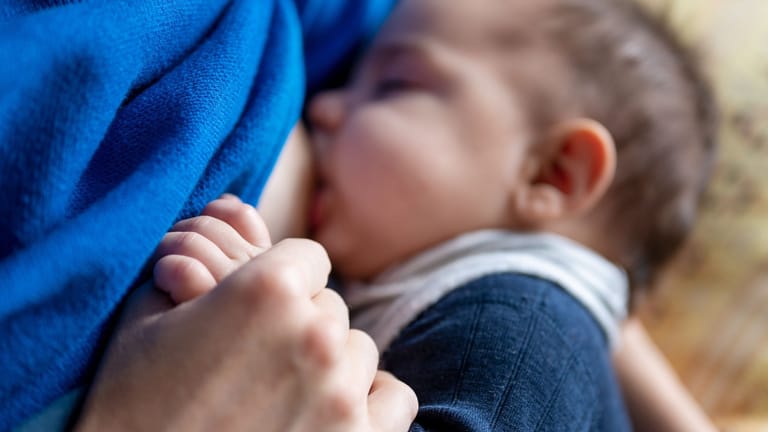 Neue Erkenntnisse: Eine amerikanische Studie untersuchte die Folgen einer Covid-Impfung auf die Muttermilch.