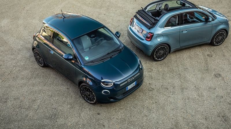 Kleine Variationen: Streng genommen gilt der elektrische Fiat 500 als Kleinwagen, der aber mittlerweile immerhin auf 3,63 Meter Länge angewachsen ist.