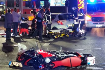 Die Unfallstelle: Der Motorradfahrer musste mit einem Hubschrauber in eine Spezialklinik geflogen werden.