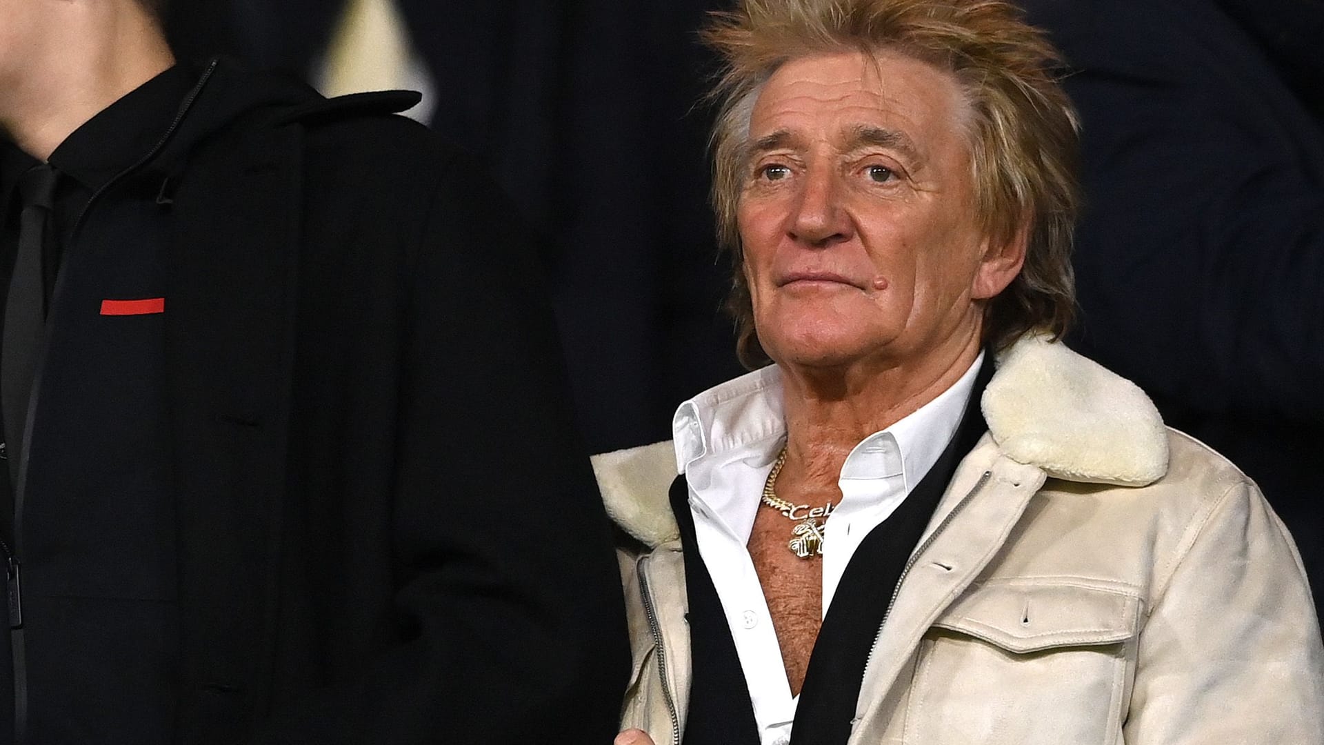 Rod Stewart: Der Musiker unterstützt eine ukrainische Flüchtlingsfamilie.