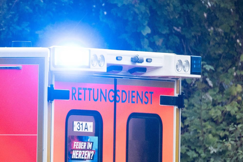 Rettungsdienst (Symbolbild): In Nürnberg-Langwasser kam es im August zu einem versuchten Tötungsdelikt.