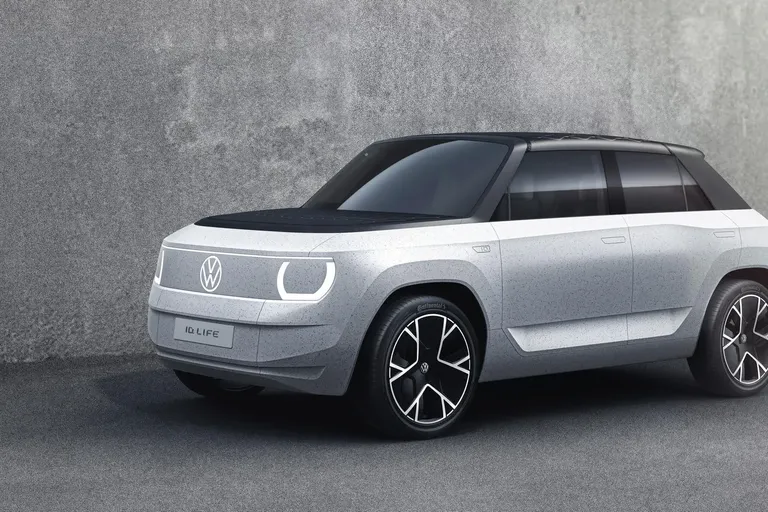 VW ID Life: Das Messeauto kommt als klassischer Kleinwagen und als Crossover mit SUV-Anleihen.