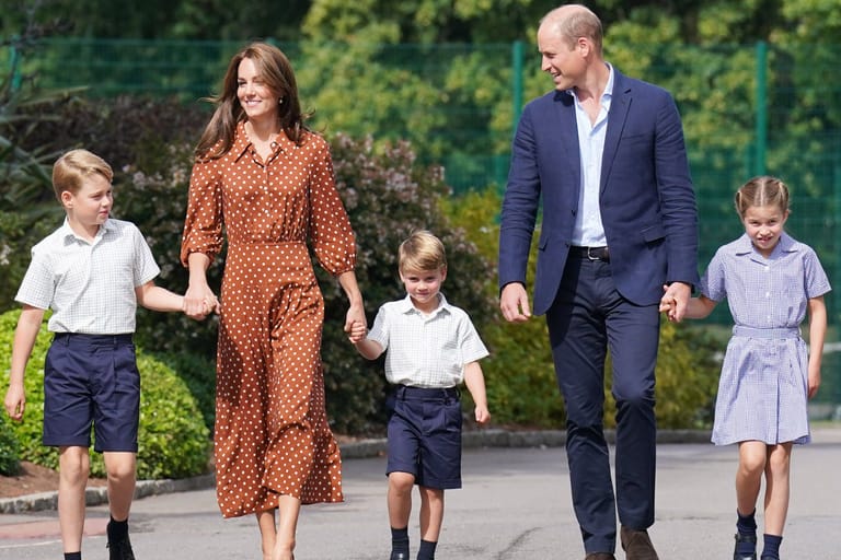 2013 - 2018: Von seinem ersten Sohn William bekommt Charles drei Enkelkinder: George (2013), Charlotte (2015) und Louis (2018).