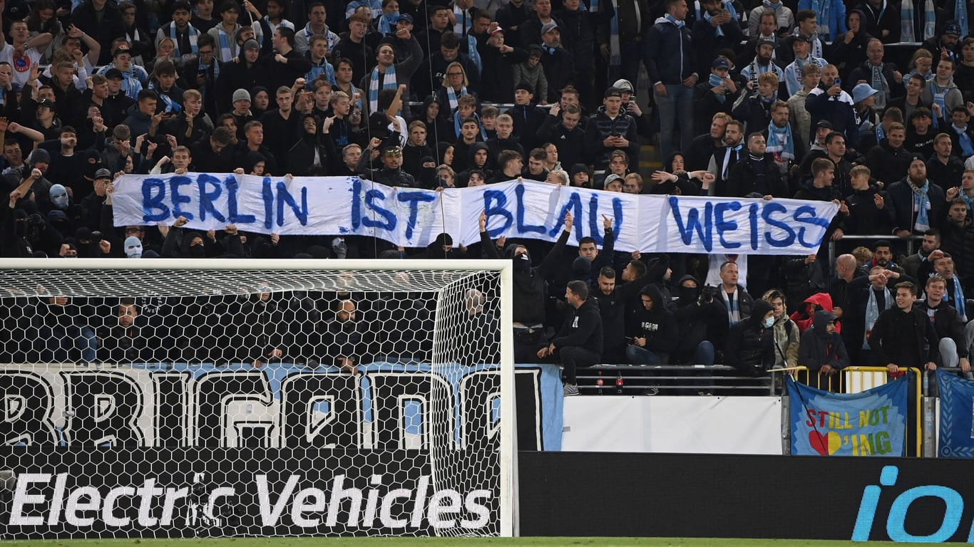 Das besagte Banner beim Spiel in Malmö.