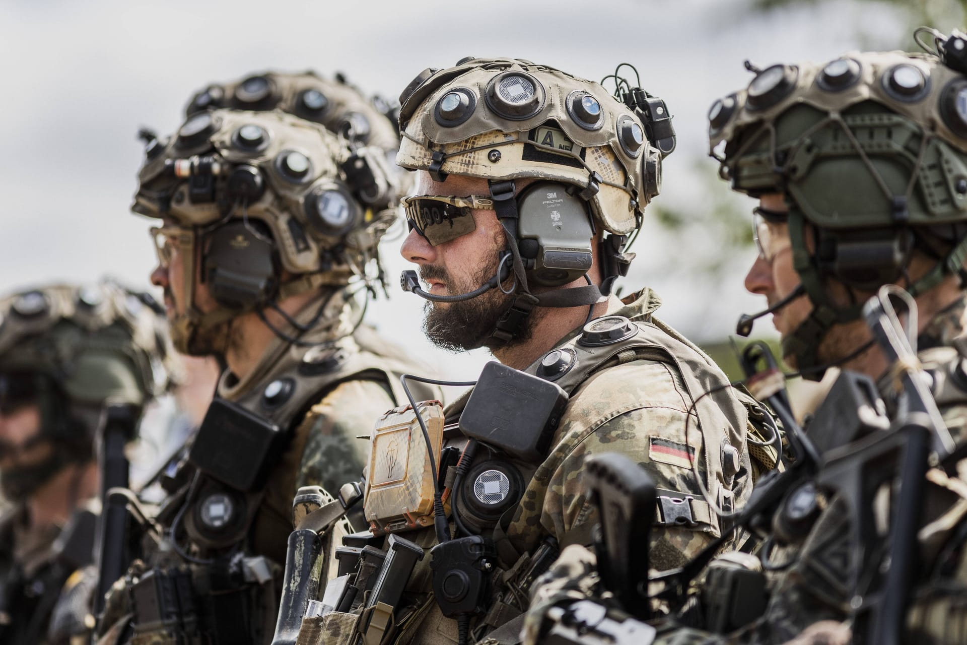 Bundeswehrsoldaten (Archivbild): Mehr Menschen verweigern den Kriegsdienst.