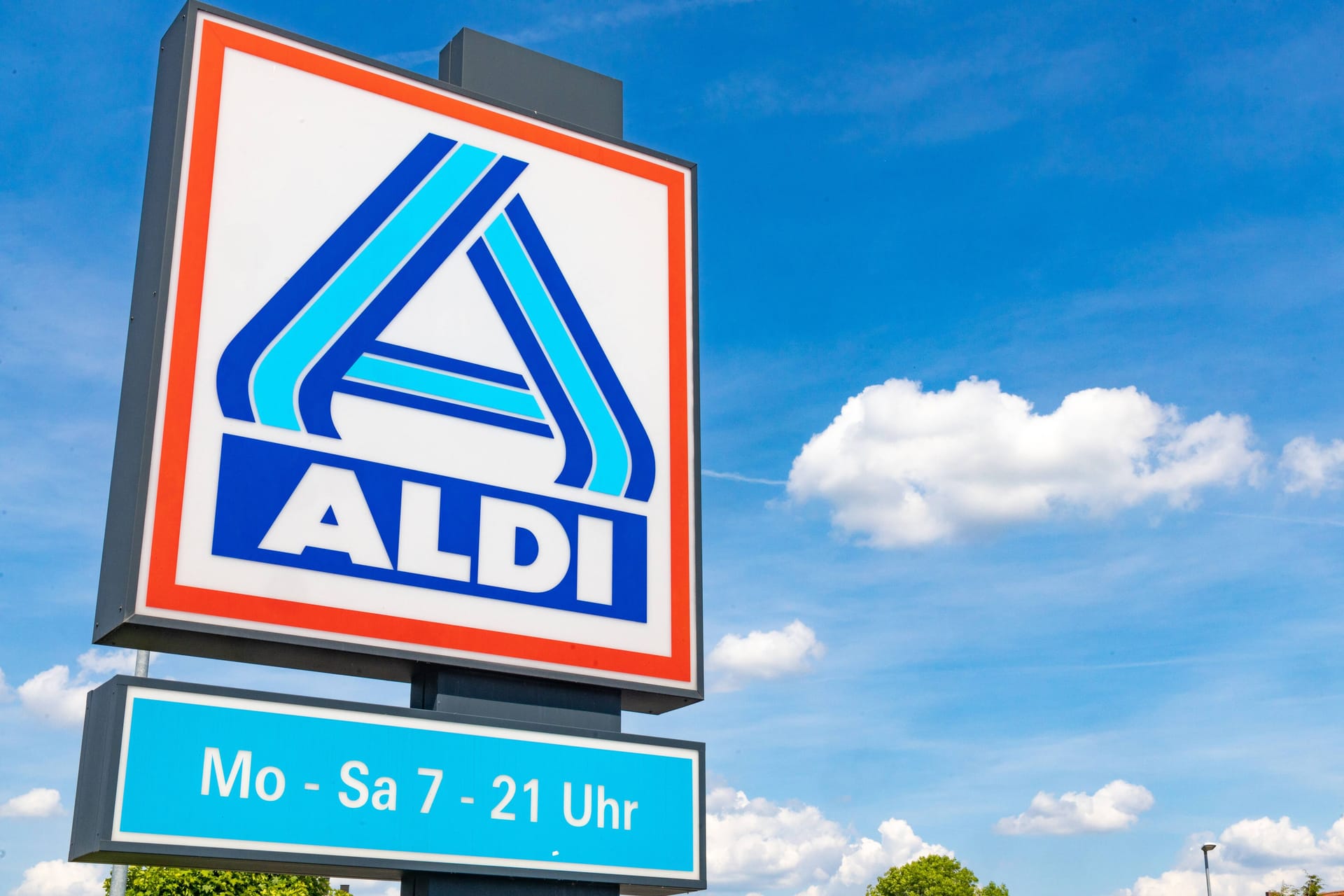 Aldi Nord (Symbolbild): Der Discounter will viele Filialen im Winter früher schließen.