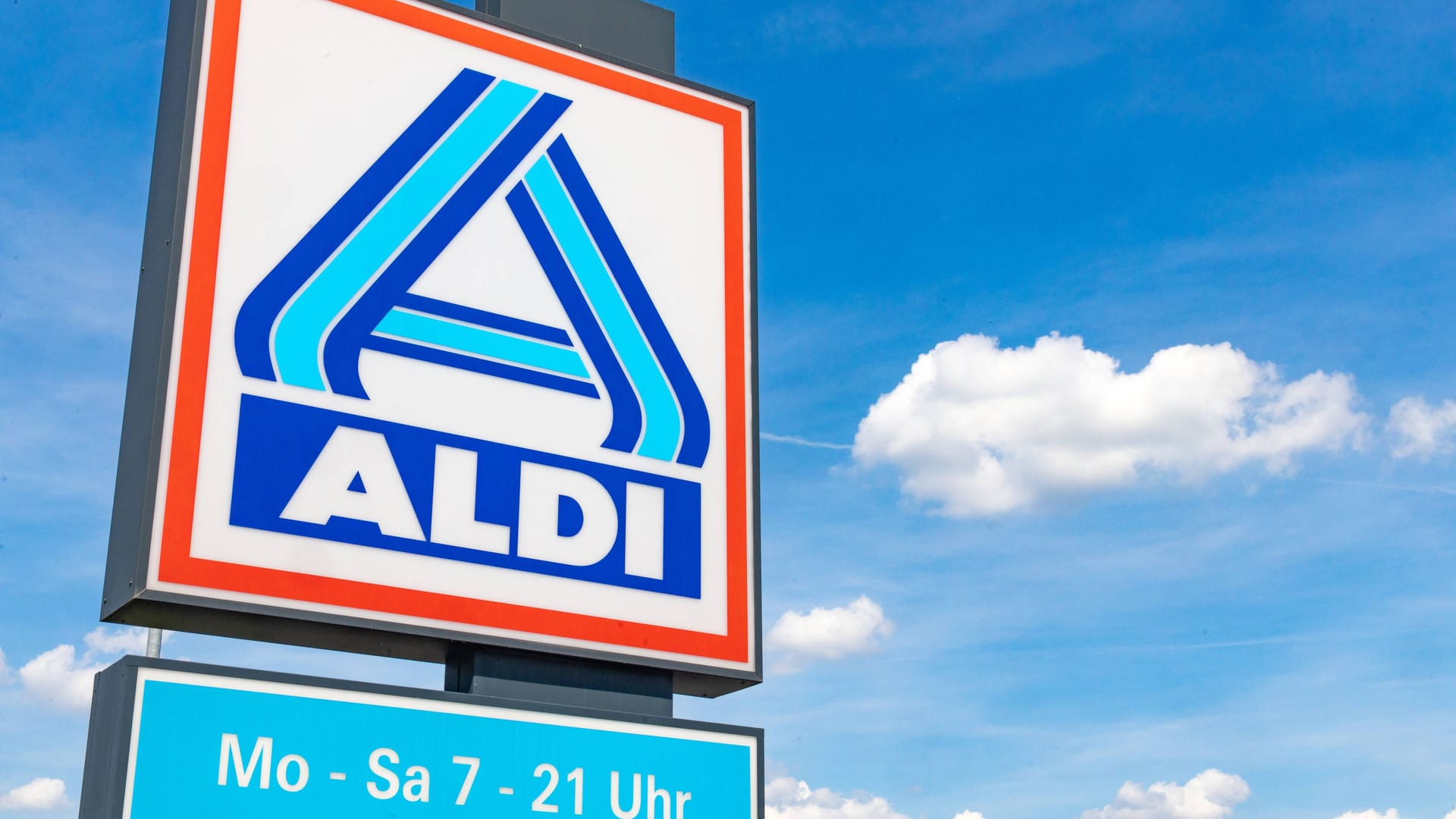 Aldi Nord (Symbolbild): Der Discounter will viele Filialen im Winter früher schließen.