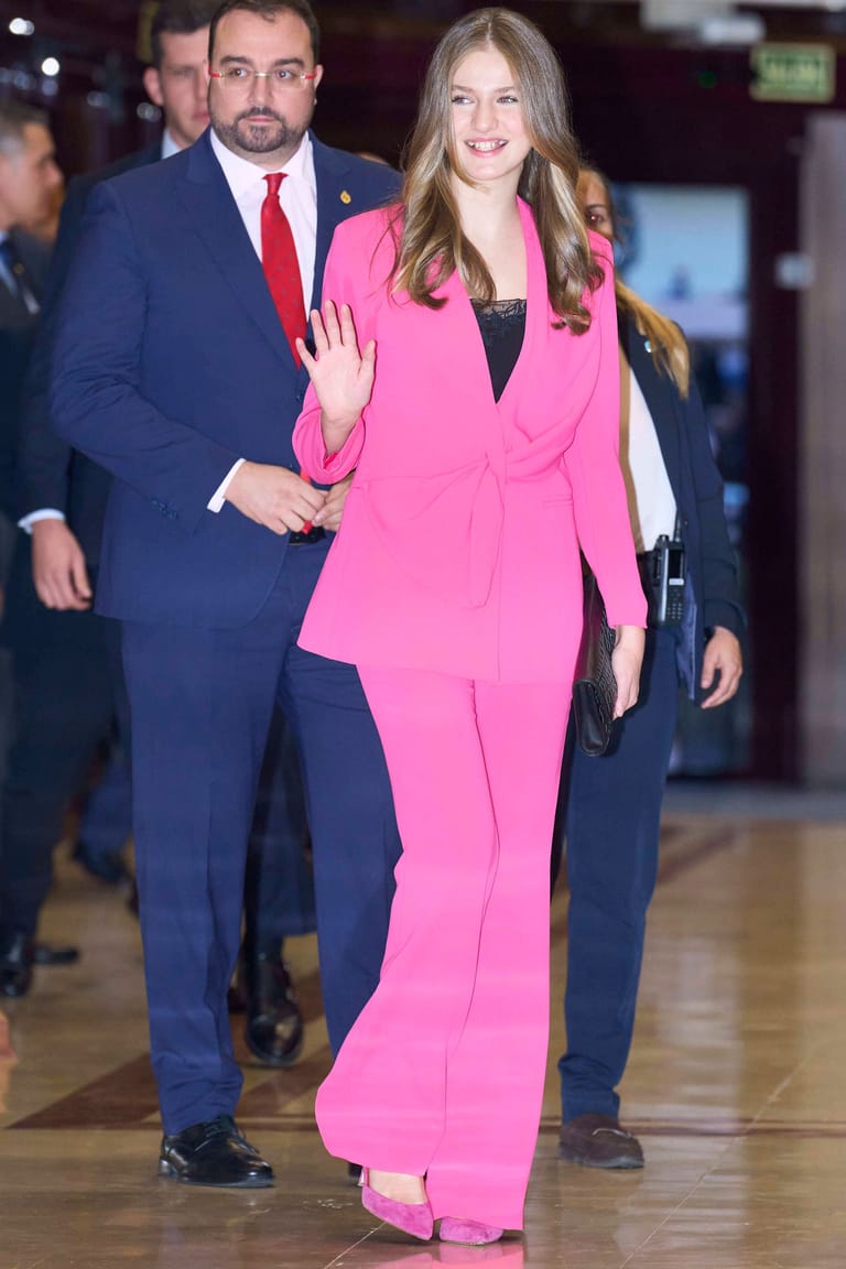 Prinzessin Leonor setzte bei ihrem Outfit auf Farbe.