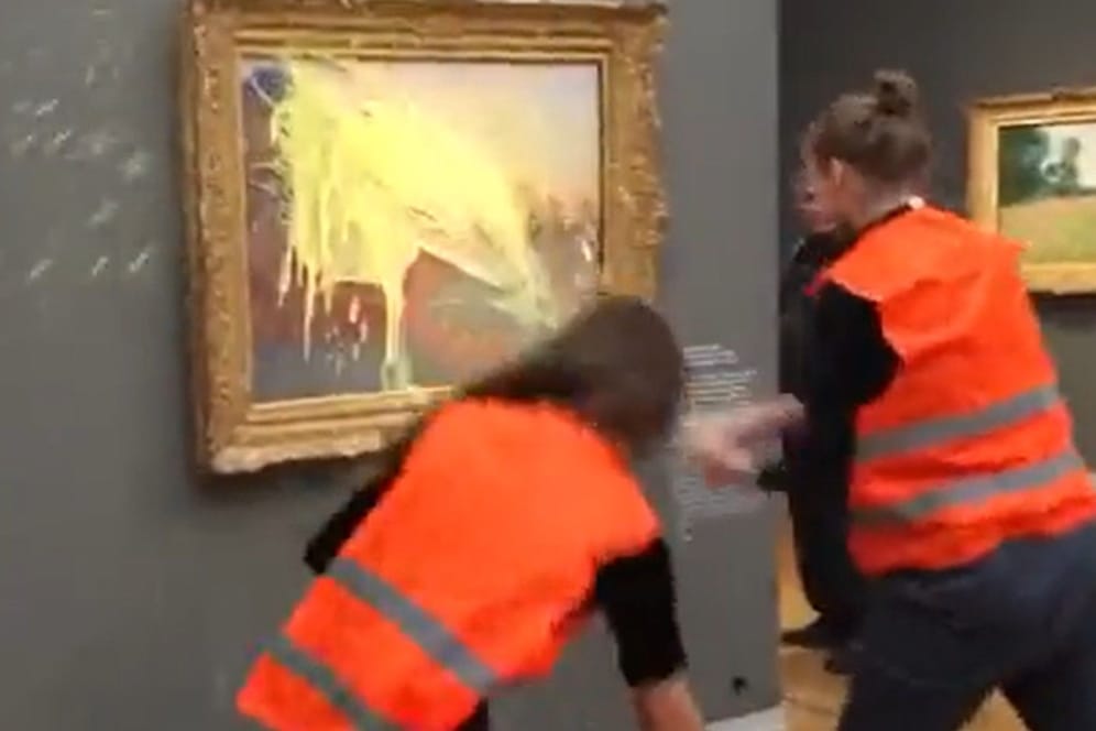Die Aktivisten bespritzen das Bild: Gemälde aus der Monet-Serie "Les Meules" erzielen bei Auktionen Millionenpreise.