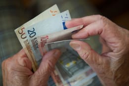 Welche Rentner die 300 Euro später erhalten