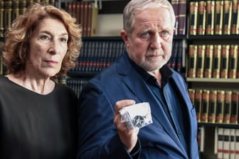 Kommissarin Bibi Fellner (Adele Neuhauser) und ihr Kollege Moritz Eisner (Harald Krassnitzer) ermitteln im "Tatort: Das Tor zur Hölle".