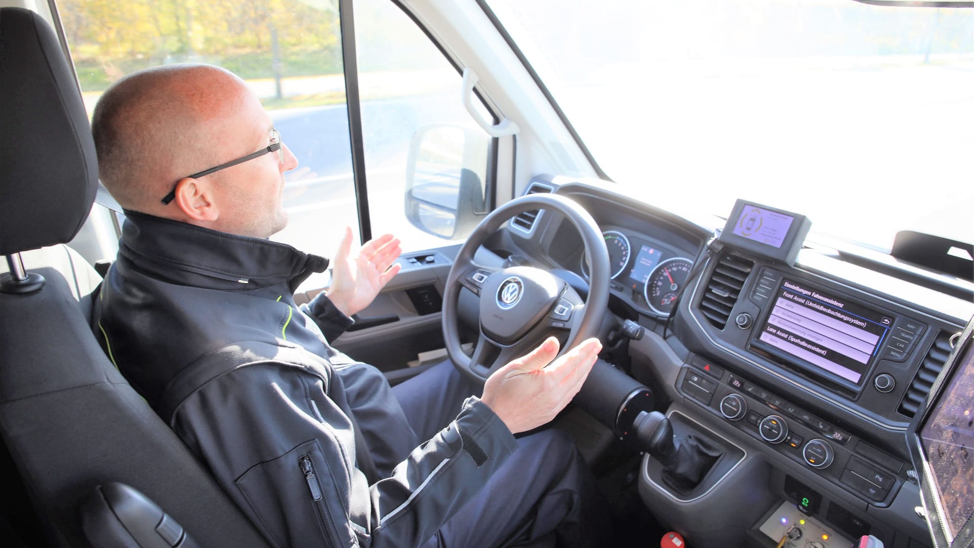 Tempo 50 ohne Mensch: Robo-Busfahrer Schmiedel nimmt die Hände vom Steuer