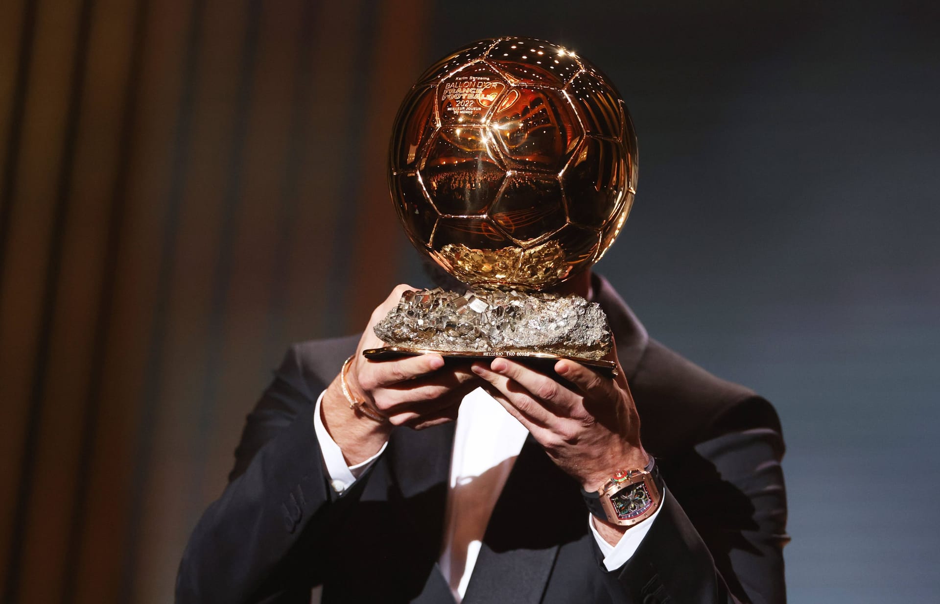 Karim Benzema ist beim Ballon d'Or 2022 als bester Spieler ausgezeichnet worden. Für Robert Lewandowski lief der Abend anders als erwartet – Sadio Mané konnte sich freuen.