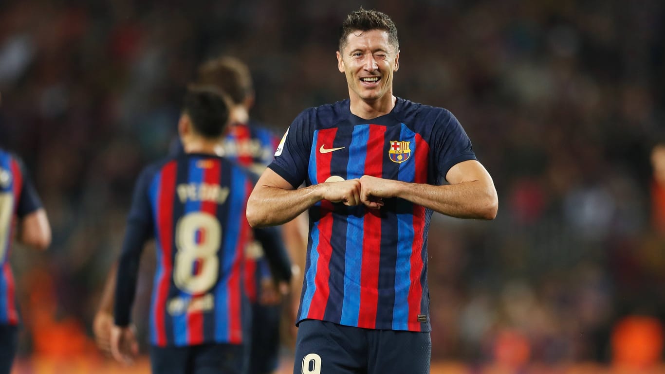 Robert Lewandowski: Der Topstürmer wird beim FC Barcelona bereits mit den ganz großen Stars des Klubs verglichen.