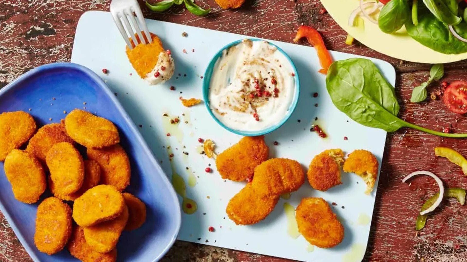 Wie wäre es mal mit veganen Nuggets statt Hähnchen? Einfach mal probieren – der Umwelt zu liebe.