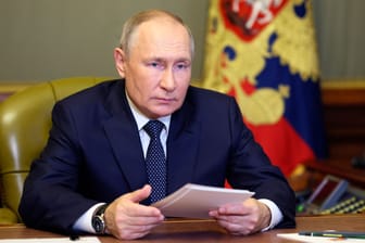Wladimir Putin: Das vom Kreml-Chef unterzeichnete Dekret soll am Donnerstag in Kraft treten.