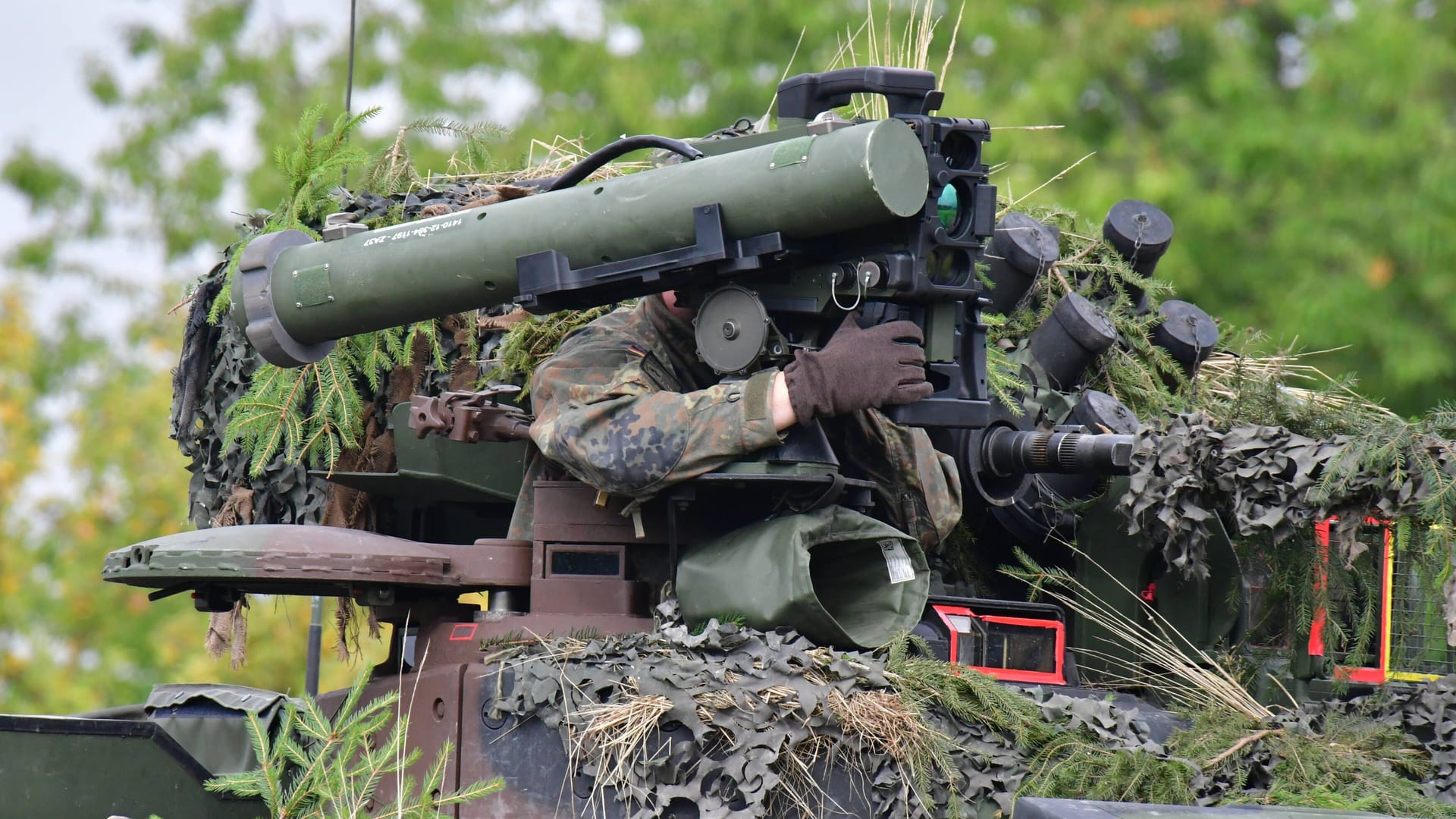 Ein Bundeswehrsoldat bei einer Übung (Archivbild): In Deutschland gilt das Recht, den Kriegsdienst verweigern zu dürfen.