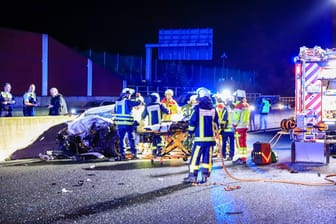 Unfallstelle bei Bochum: Autofahrer werden gebeten, den Bereich rund um die A40 bei Bochum zu umfahren.