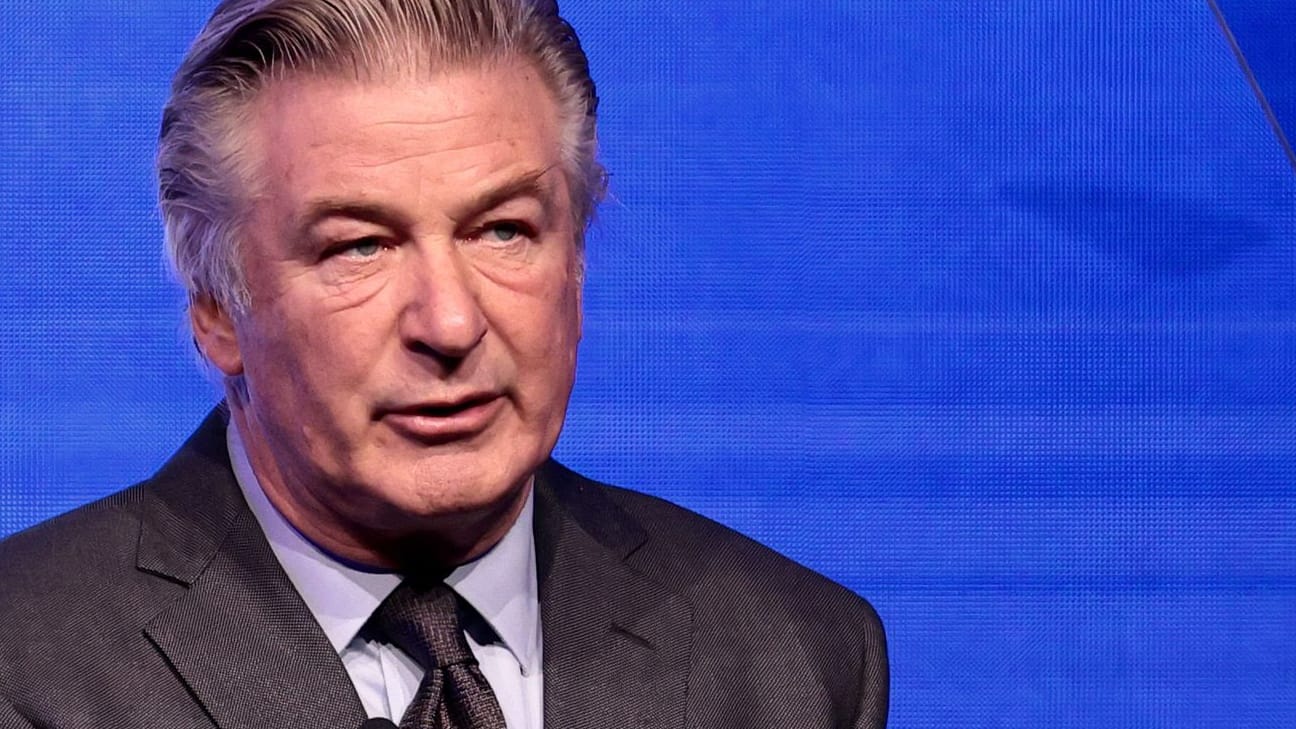 Alec Baldwin: Der Schauspieler hat sich mit der Familie der Verstorbenen geeinigt.