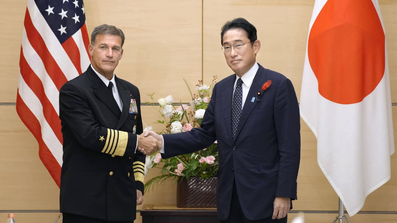 Den Pazifik im Blick: US-Admiral trifft Japans Premierminister