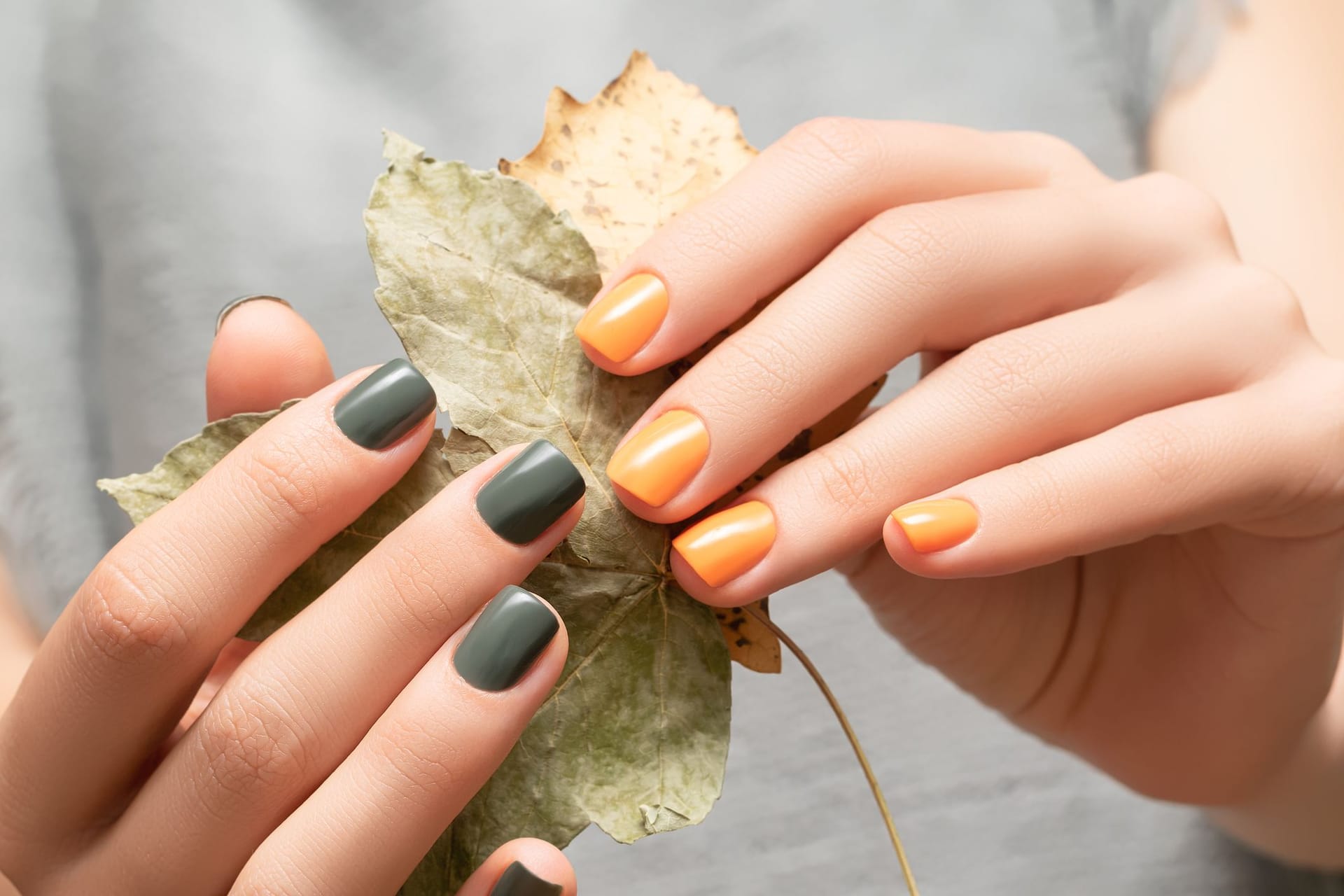 Herbst Nagel-Trends: Zu der bunten Jahreszeit dar der Nagellack auch mal auffälliger sein.