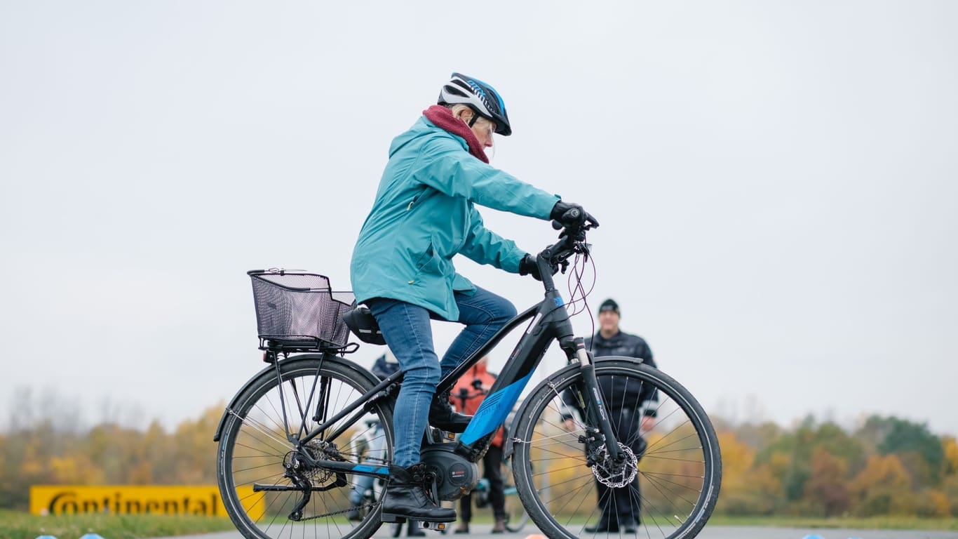 Sport im fortschreitenden Alter: Eine Studie sieht Elektrofahrräder als perfektes Training.