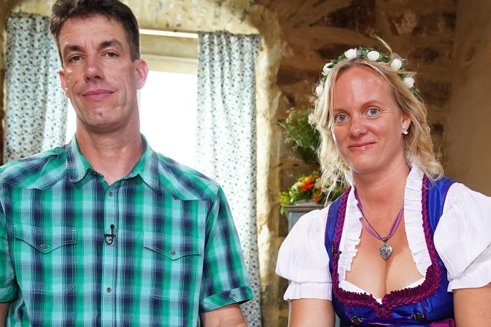 "Bauer sucht Frau": Ammenkuhhalter Jörg aus Hessen hat sich auf dem Scheuenfest für Patricia entschieden und nimmt sie mit zur Hofwoche.