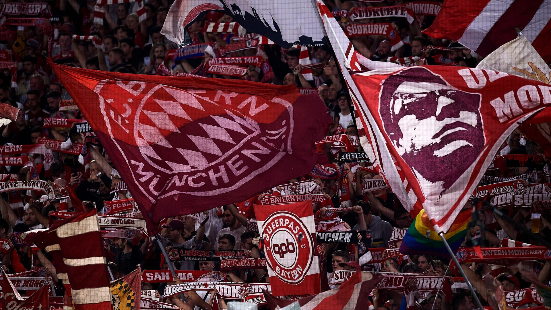 Fans der Bayern: Ihr Team steht in der Königsklassen kurz vor dem Einzug ins Achtelfinale.