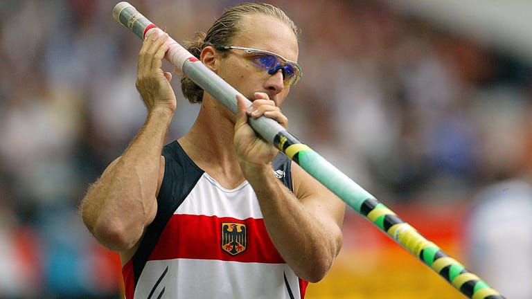 Tim Lobinger bei der Hallen-WM 2003.