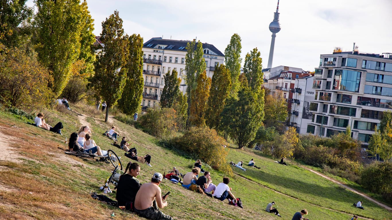 Sonniger Oktobertag im Berliner Mauerpark: Die milden Temperaturen im Herbst haben "Rekordpotenzial".