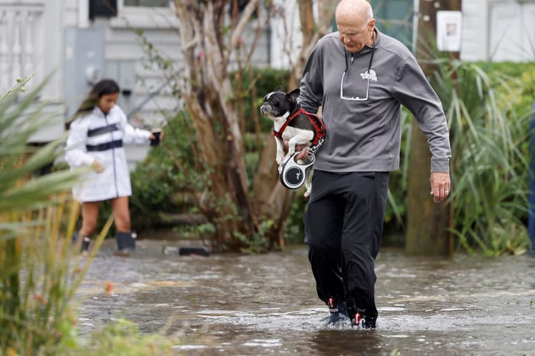 Überschwemmte Straßen in Charleston, South Carolina: Zuvor fegte der Tropensturm über Florida hinweg.