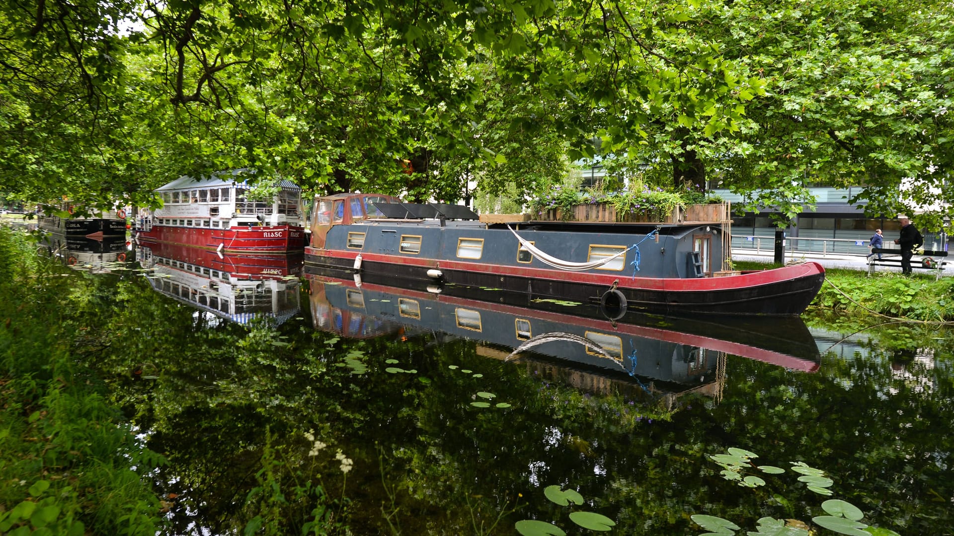 Ein bisschen Amsterdam in Dublin: Bei einem Spaziergang entlang des Grand Canal erinnert vieles an die niederländische Hauptstadt.