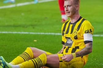 Marco Reus am Boden: Der Kapitän von Borussia Dortmund laboriert seit Wochen an einer Sprunggelenksverletzung.