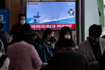 Ein Nachrichtenprogramm zeigt Militärübungen von Südkorea: Das Militär begann in der vergangenen Woche ein jährliches Manöver, das sich eigenen Angaben zufolge gegen Bedrohungen Nordkoreas richtet.