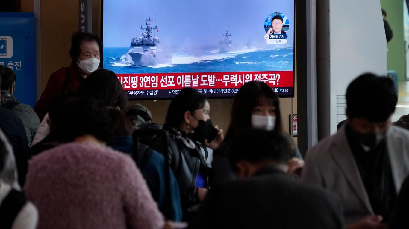 Ein Nachrichtenprogramm zeigt Militärübungen von Südkorea: Das Militär begann in der vergangenen Woche ein jährliches Manöver, das sich eigenen Angaben zufolge gegen Bedrohungen Nordkoreas richtet.