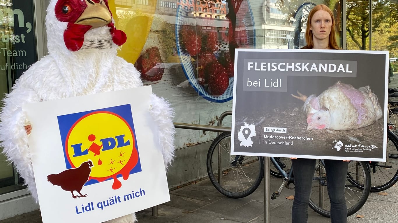 Protestaktion vor Lidl-Filiale in Berlin-Mitte: