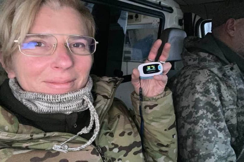 Julija Pajewska in einer Uniform: Sie rettete in Mariupol etliche Leben.