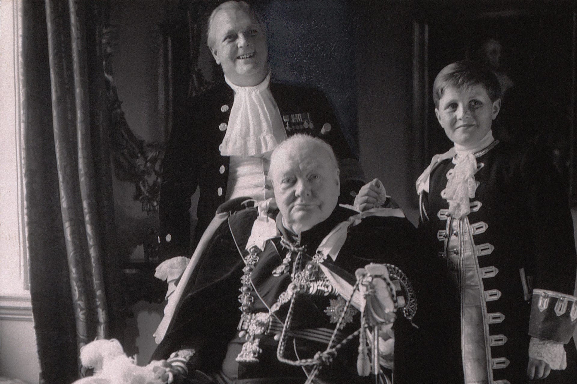 Zu Gast war auch der damalige britische Premierminister Winston Churchill mit seinem Sohn und seinem Enkel.