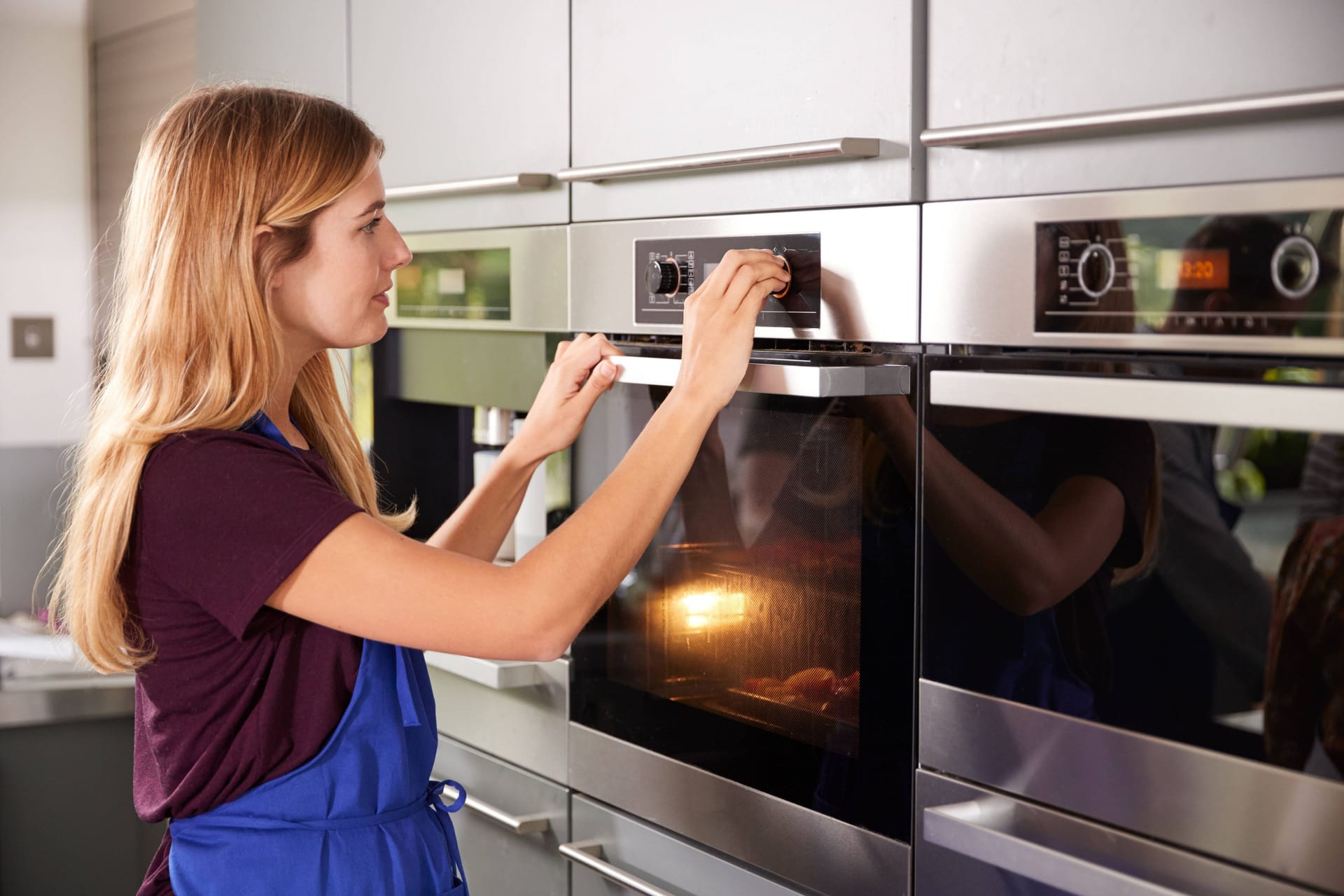 Effizienter Backen: Mit der richtigen Einstellung und Planung lässt sich auch bei der Ofennutzung Strom sparen.