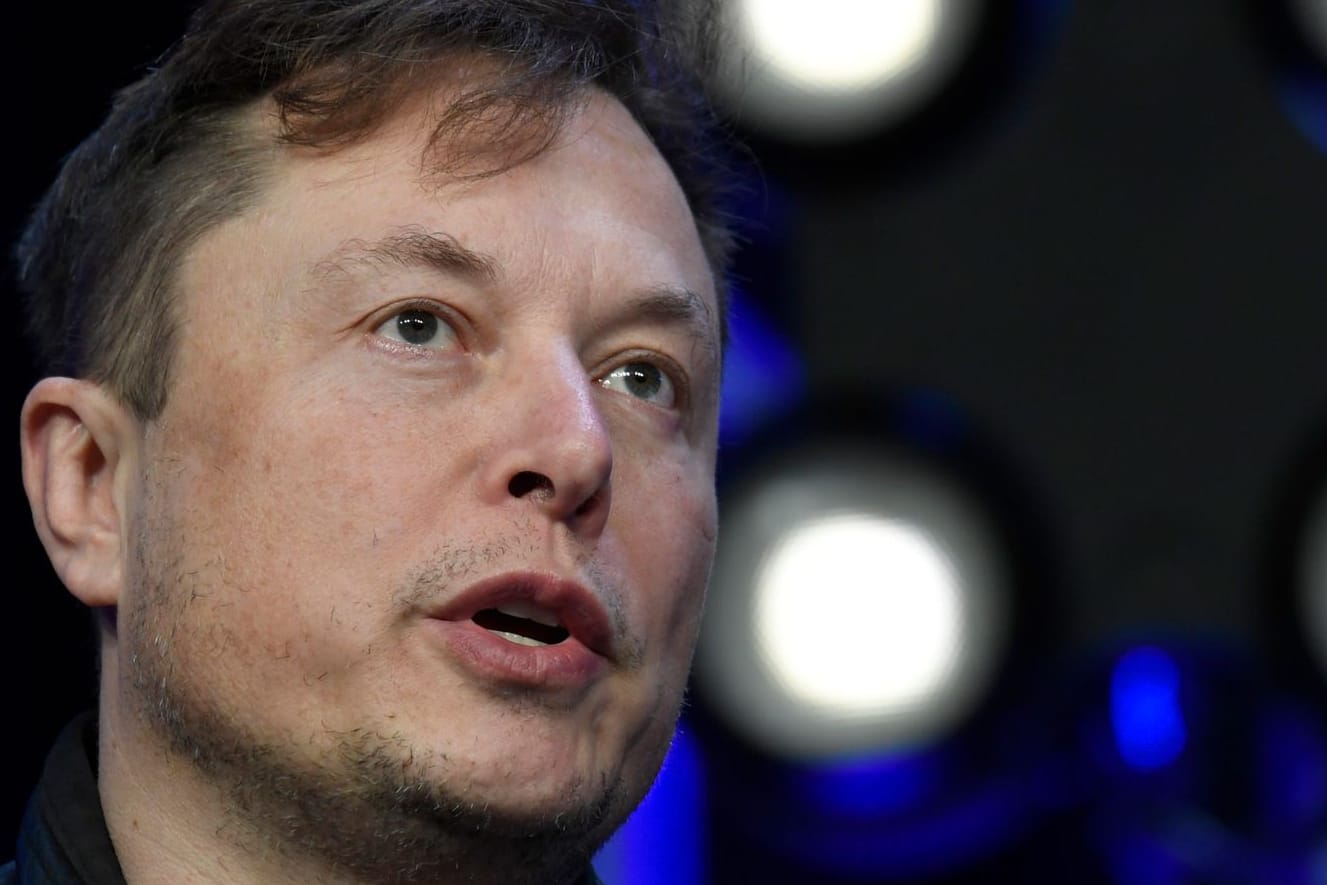 Elon Musk: Laut Twitter ermitteln die US-Bundesbehörden gegen ihn.