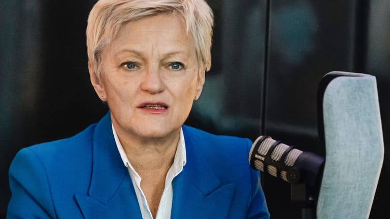 Renate Künast: Die Grünen-Politikerin warnt im "Zeitraffer"-Podcast bei t-online vor ungestraftem Hass.