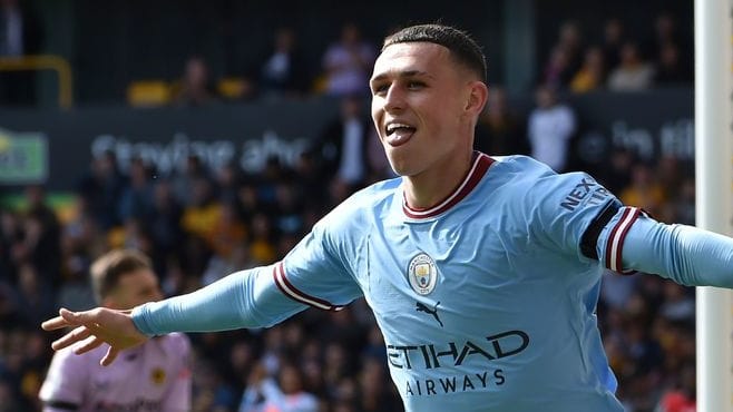 Phil Foden: Er bleibt Manchester City erhalten.