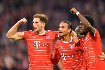 Leon Goretzka, Leroy Sané und Alphonso Davies (v. l. n. r.): Die Bayern feierten zuletzt einen Sieg gegen Freiburg.