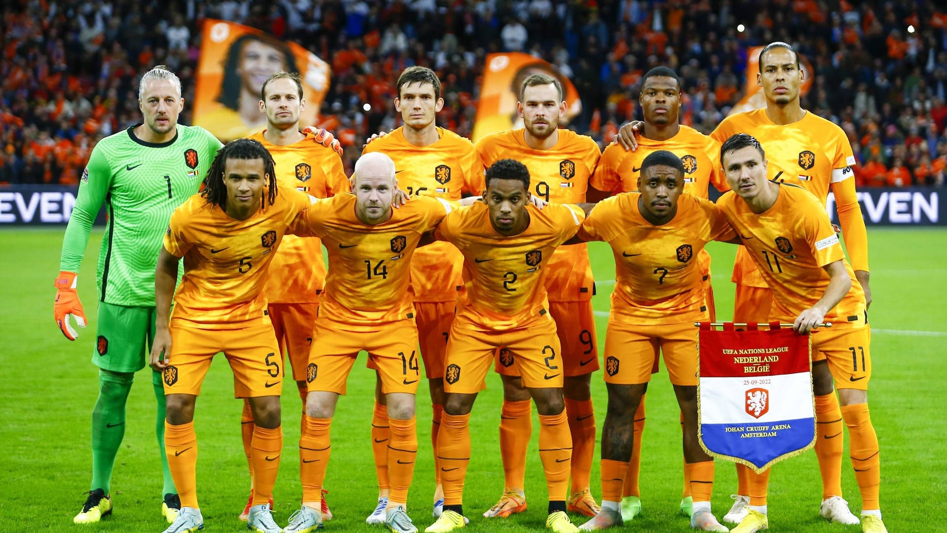 Die "Oranje" vor einem Spiel im September.