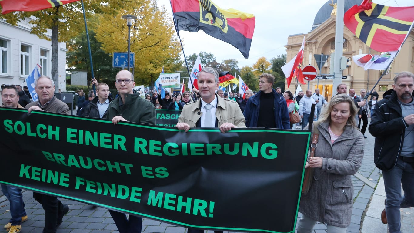 Björn Höcke bei einer Demonstration in Gera, Thüringen, am Tag der Deutschen Einheit: Zehntausende kamen, um mit ihm zu demonstrieren.