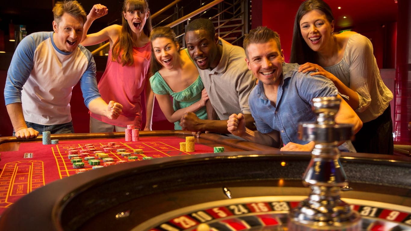 Roulette: Das beliebte Wettspiel findet man in Casinos und Spielotheken, es lässt sich aber auch zu Hause spielen.
