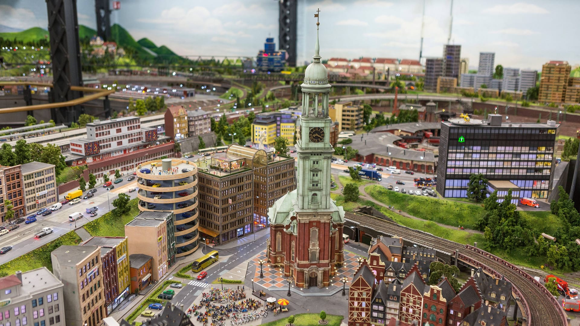 Modell der Hauptkirche St. Michaelis (Michel) in Hamburg im Miniaturwunderland (Archivbild).