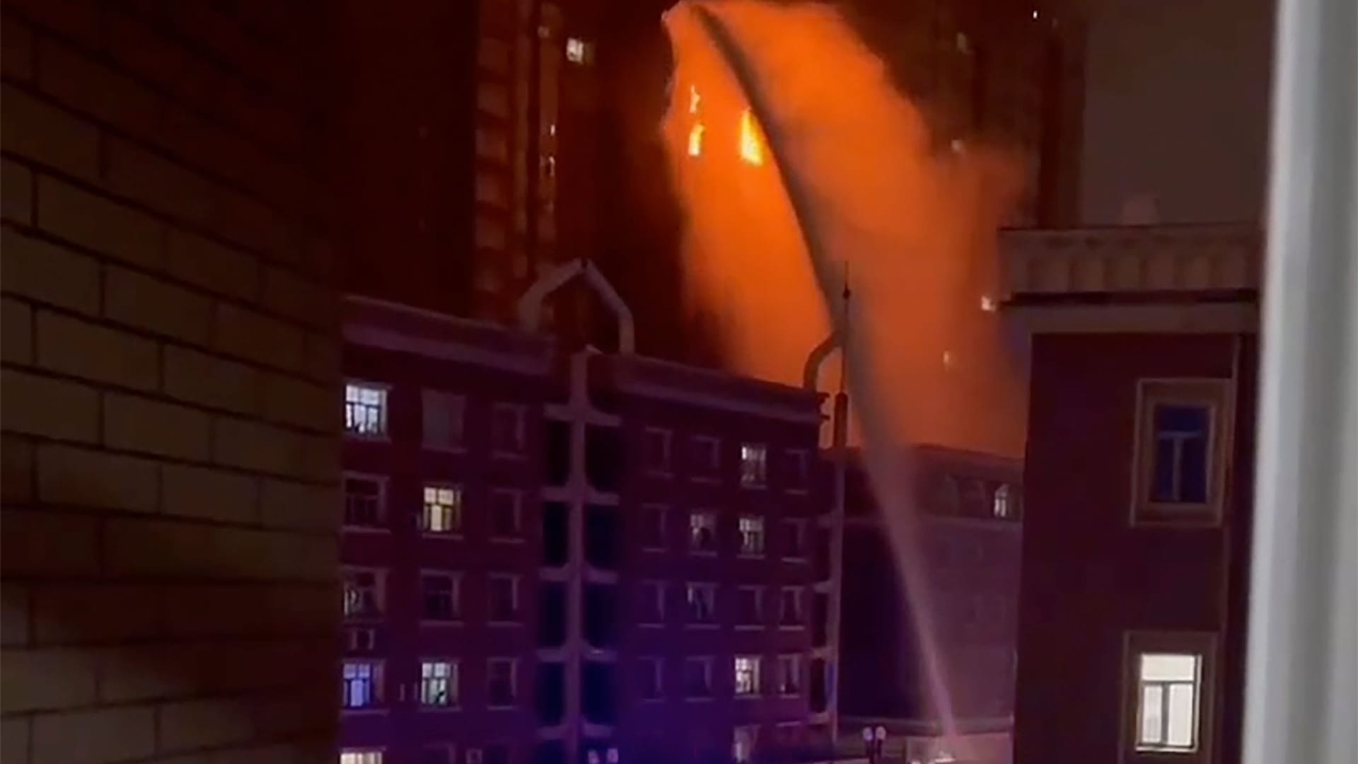 Wohnungsbrand in der nordwestchinesischen Stadt: Mindestens zehn Menschen sind getötet und weitere neun verletzt worden. Wohnungsbrand in der nordwestchinesischen Stadt: Mindestens zehn Menschen sind getötet und weitere neun verletzt worden.