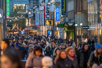 Einkaufsstraße in Dortmund: Getragen wurde das Wachstum im Zeitraum Juli bis September vor allem von den privaten Konsumausgaben.