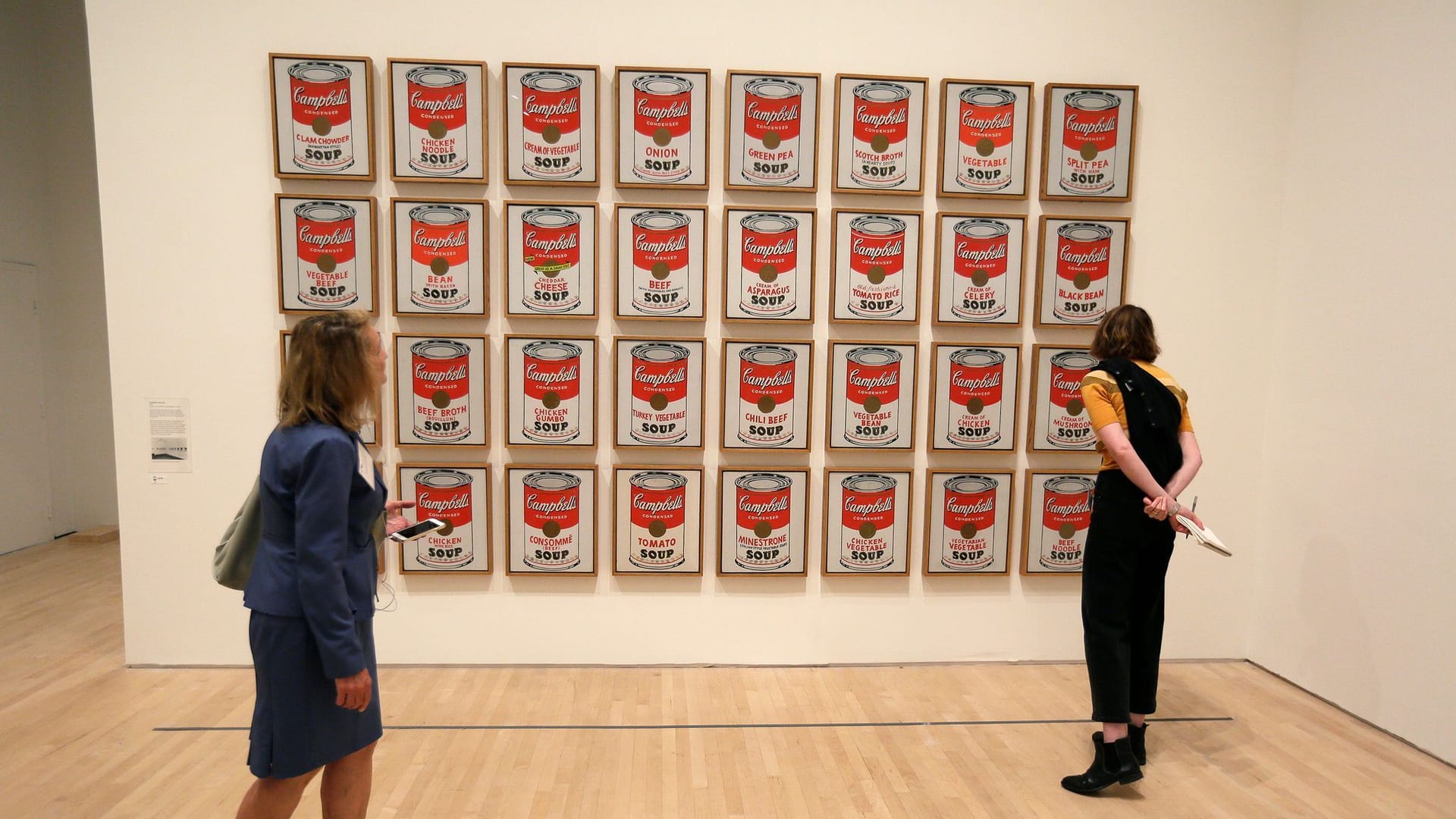 Das Pop-Art-Kunstwerk "Campbell's Soup Cans" von 1962 (Archivbild): Zwei Klimaaktivistinnen haben das Kunstwerk in der Australischen Nationalgalerie in Canberra mit Farbe besprüht.